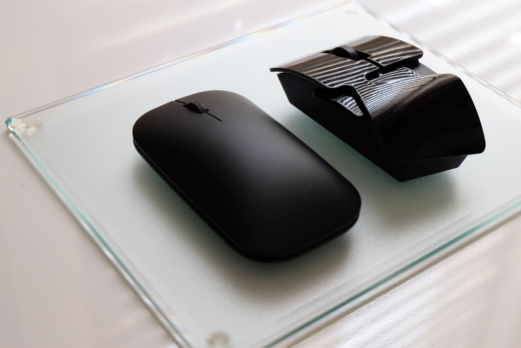 マウスの質感と大きさ比較