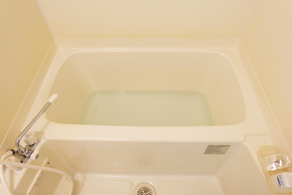 50L(一人暮らし用アパートの浴槽)