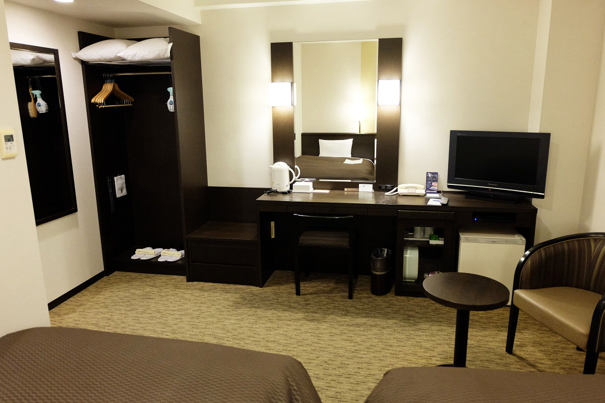 机、テーブル、クローゼット等