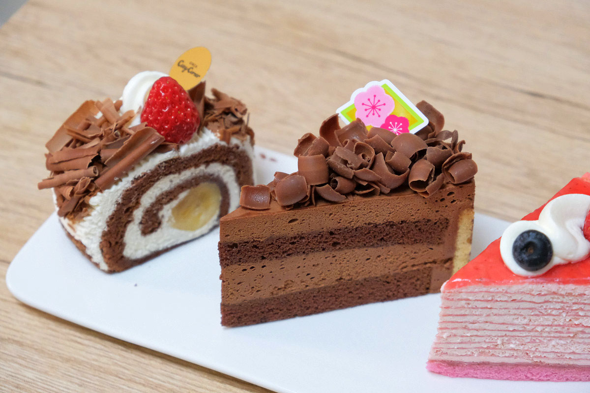 ケーキの上に乗せたチョコレートコポー