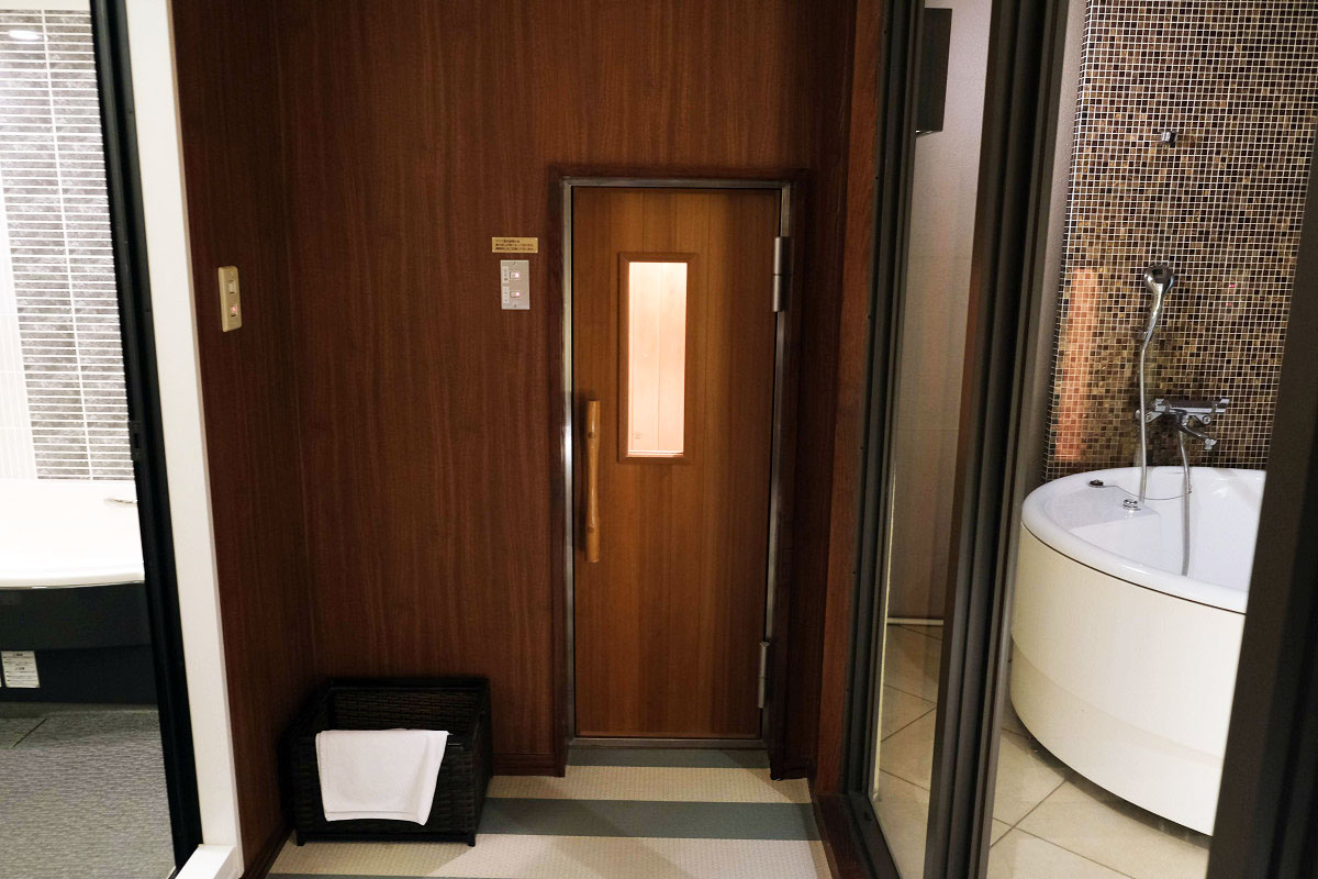 2つのお風呂とサウナ