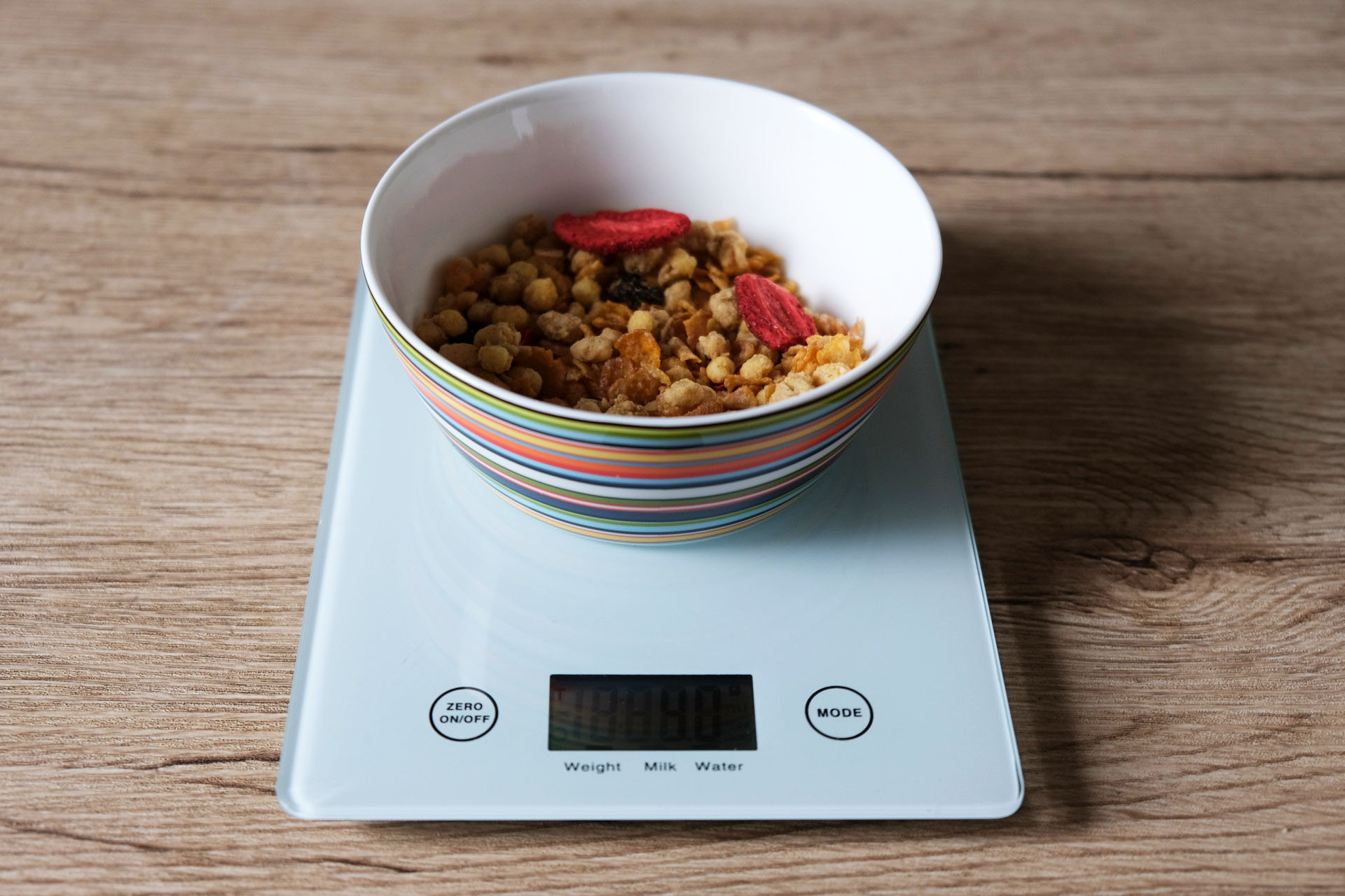 1食分のフルーツグラノラ 朝摘みいちご40グラム