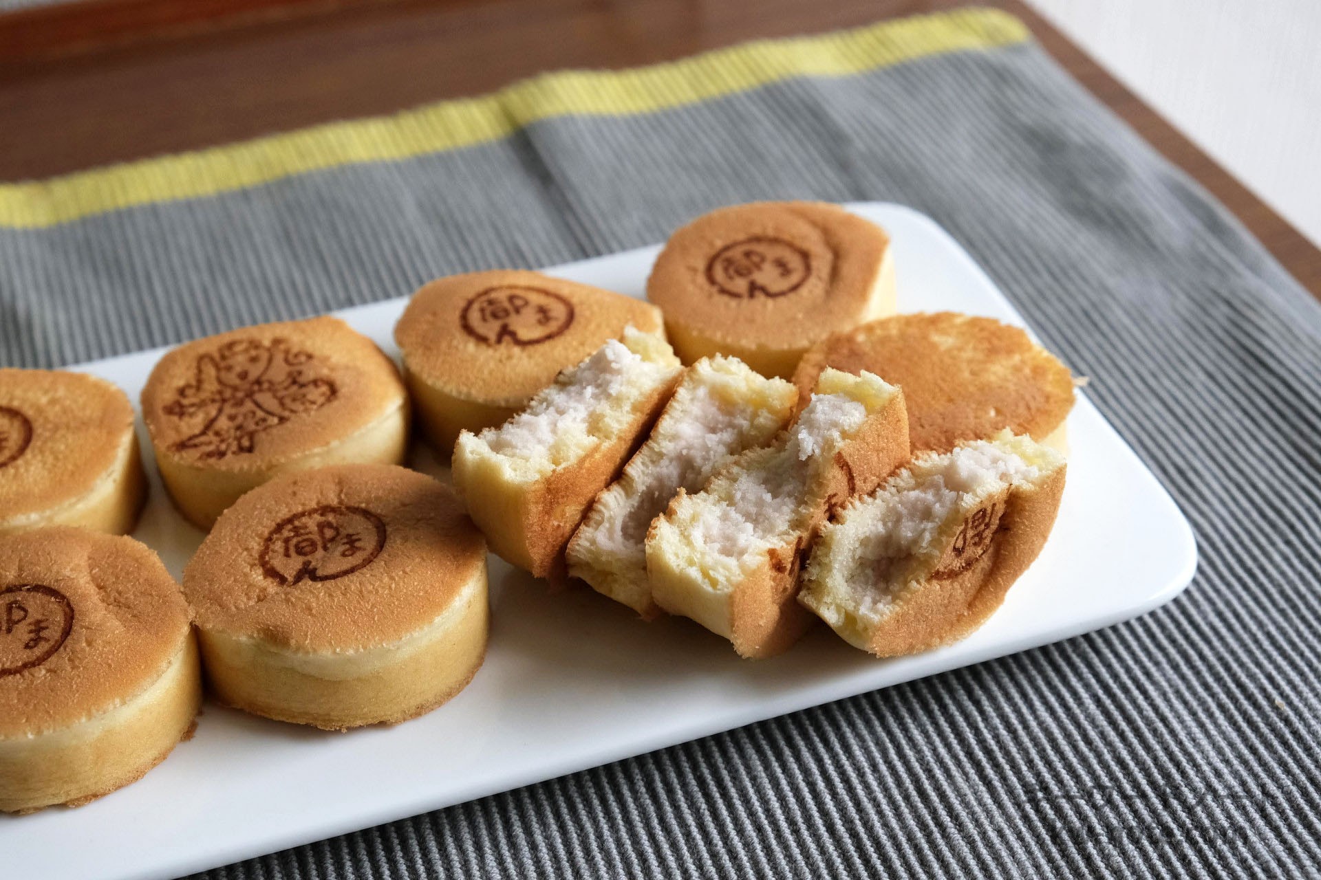 都まんじゅうの中身(白餡)