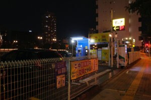 近くのコインパーキングに駐車