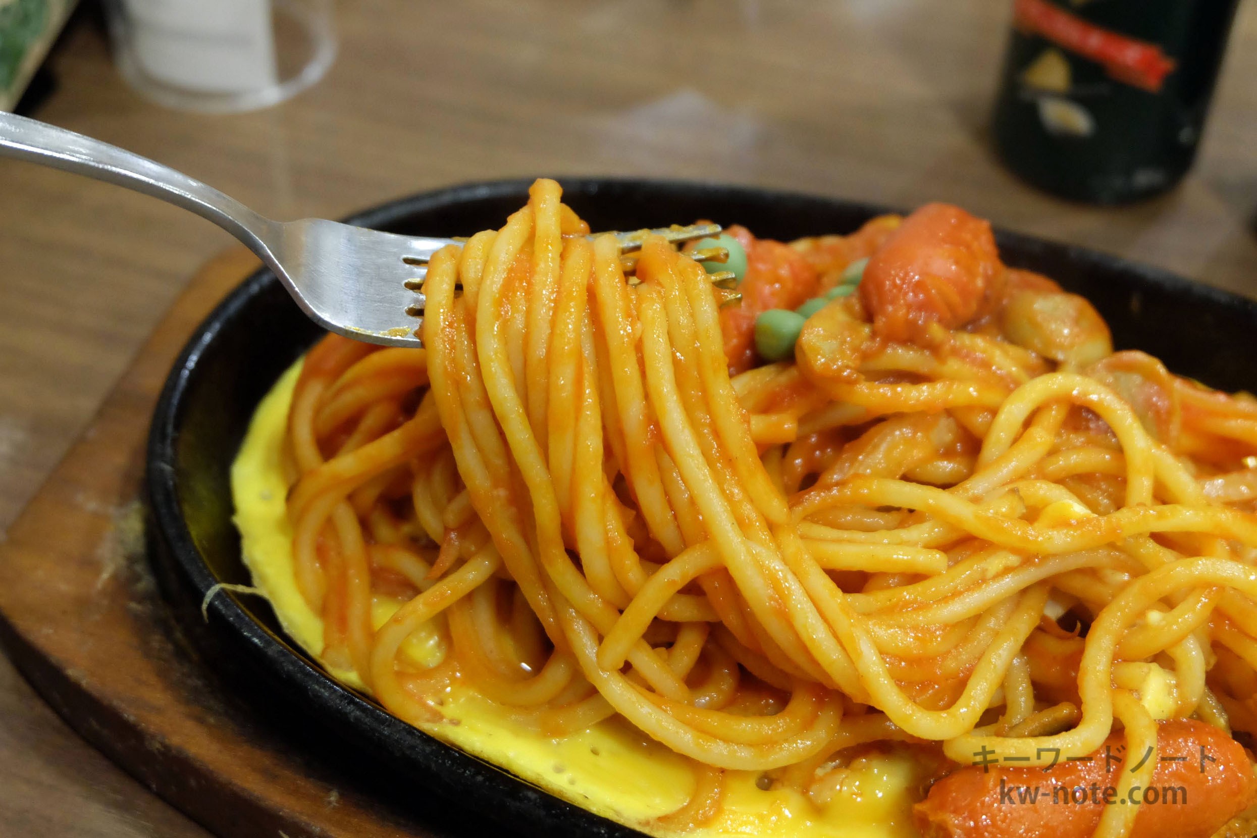 鉄板ナポリタンのパスタ麺