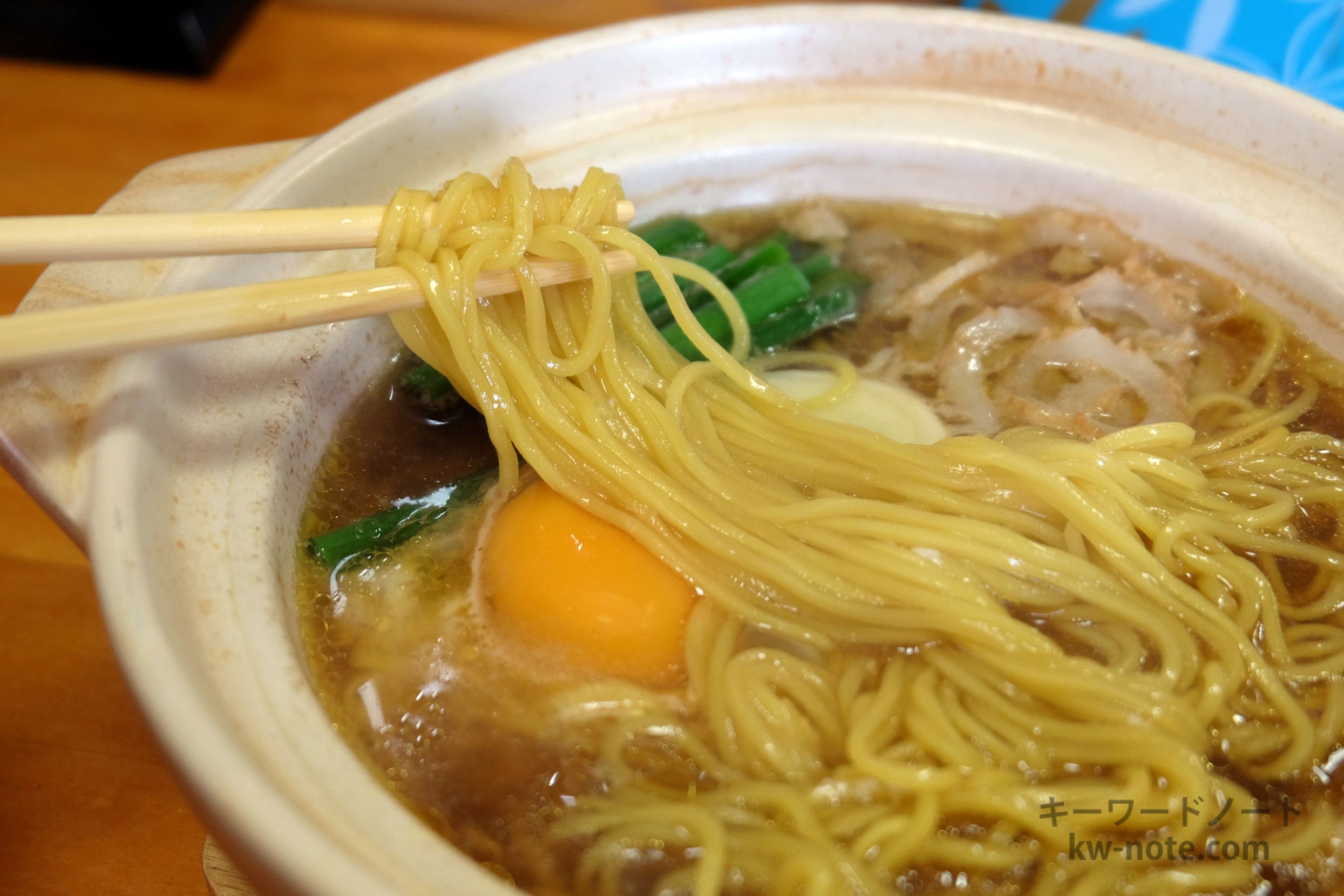 鍋焼きラーメンの麺