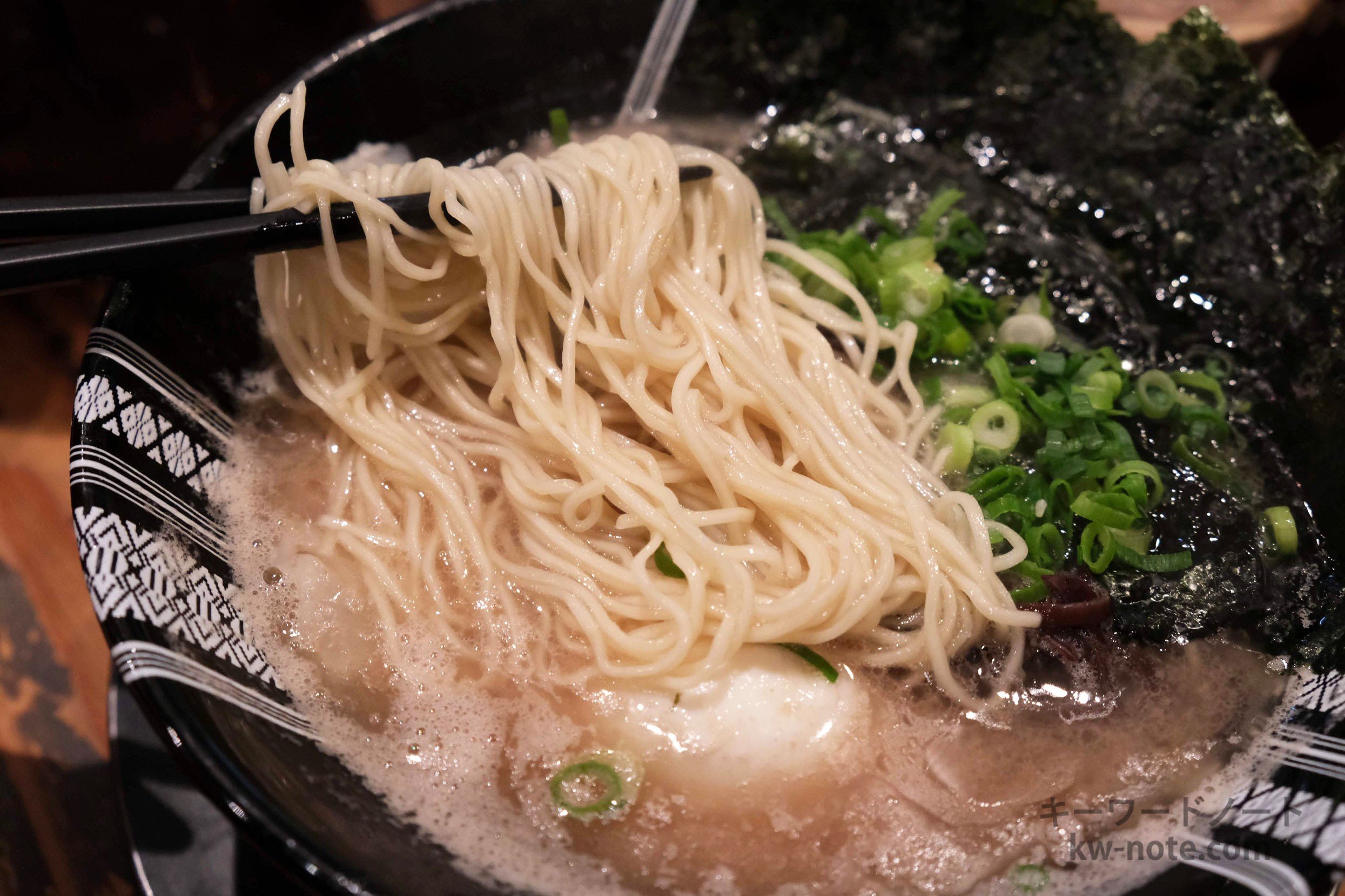 特製ラーメンの麺