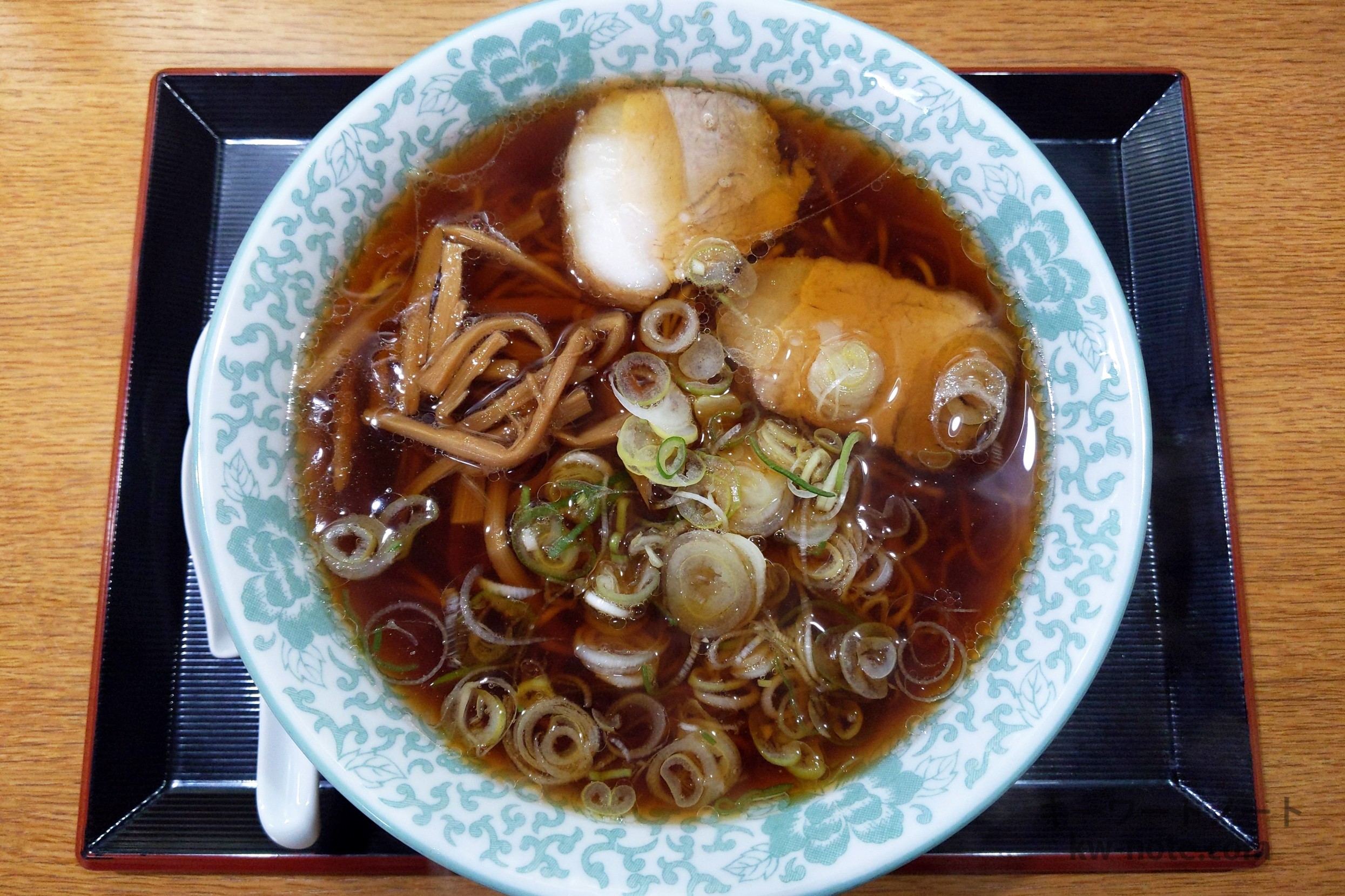 上から見た醤油ラーメン