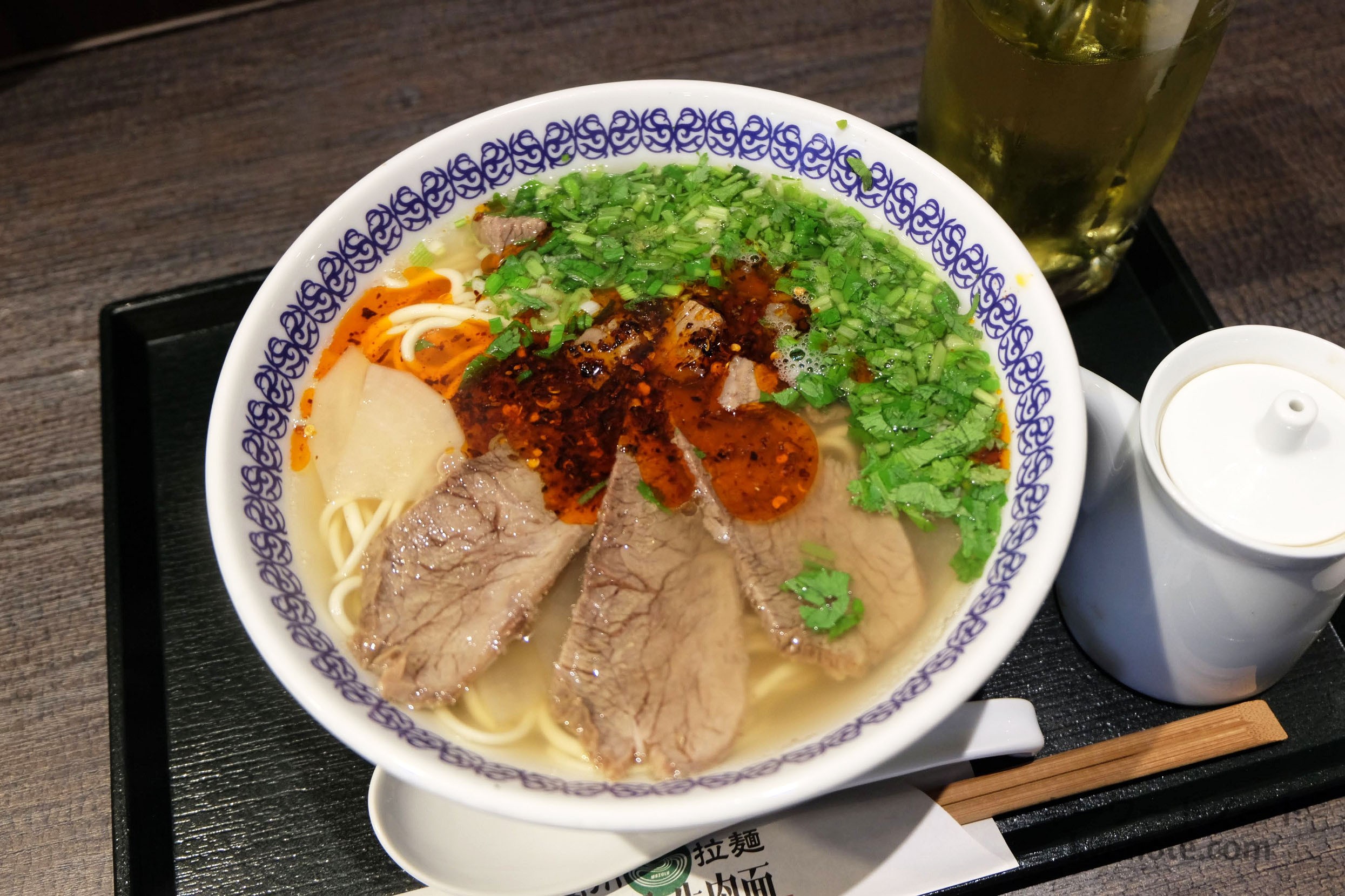 横から見た蘭州牛肉面