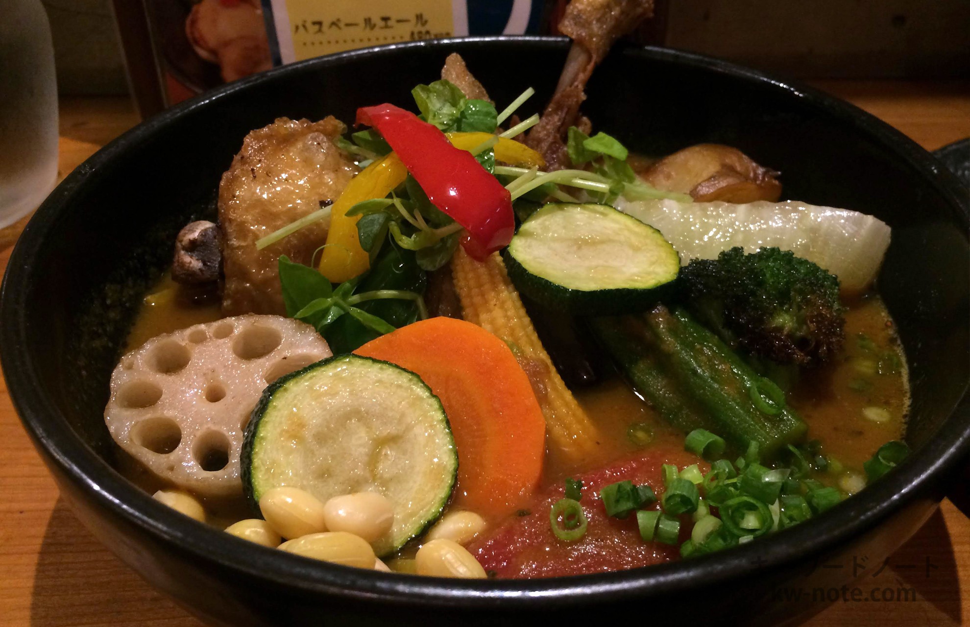 大きい野菜がたっぷり入ったスープ