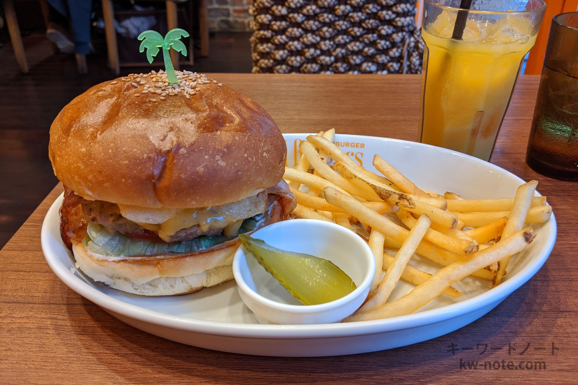 ベーコンエッグチーズバーガー