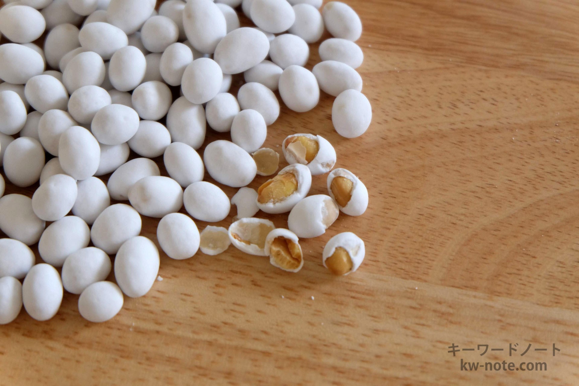 白い糖衣の中の大豆