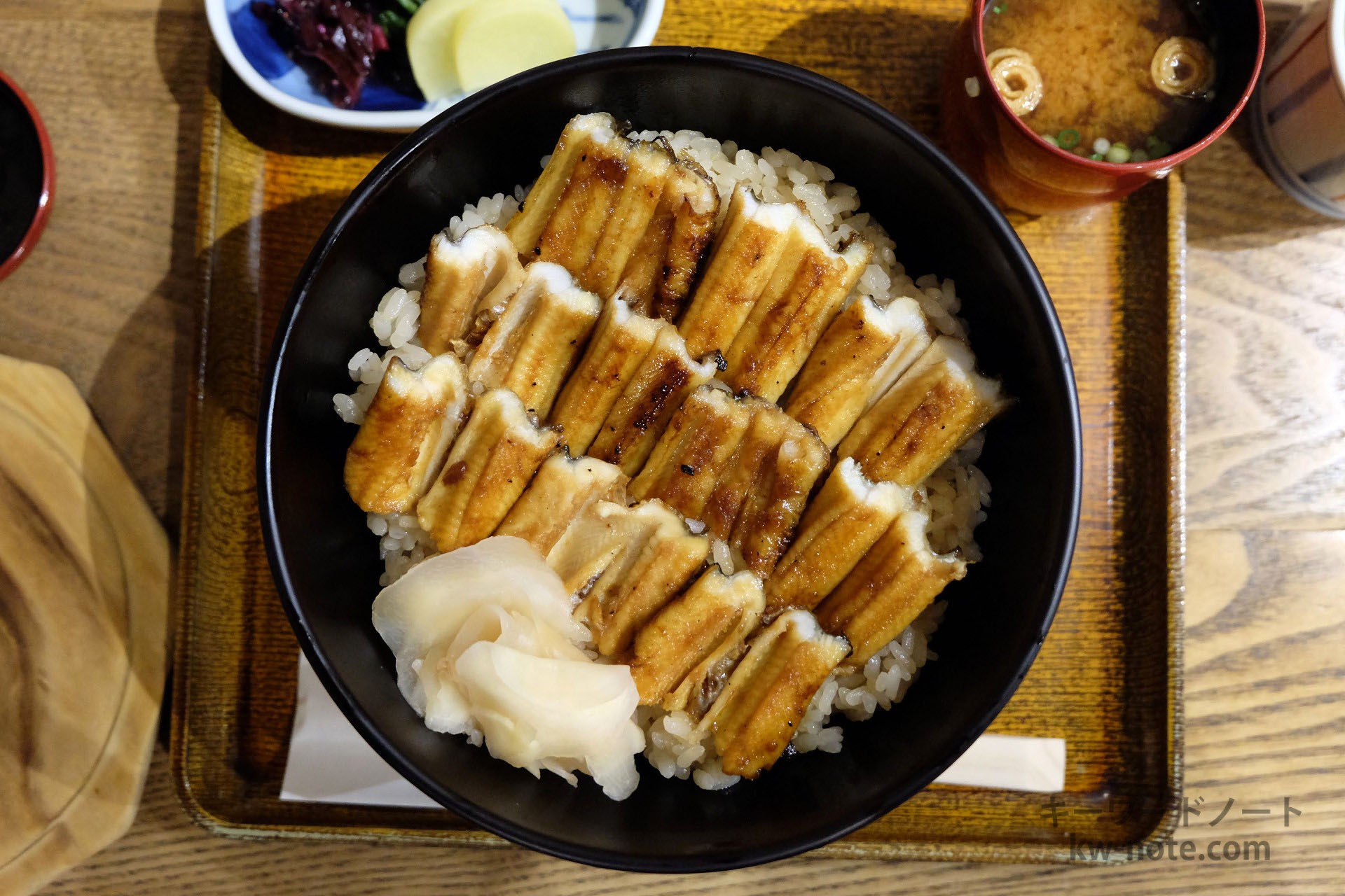 上から見たあなごめし