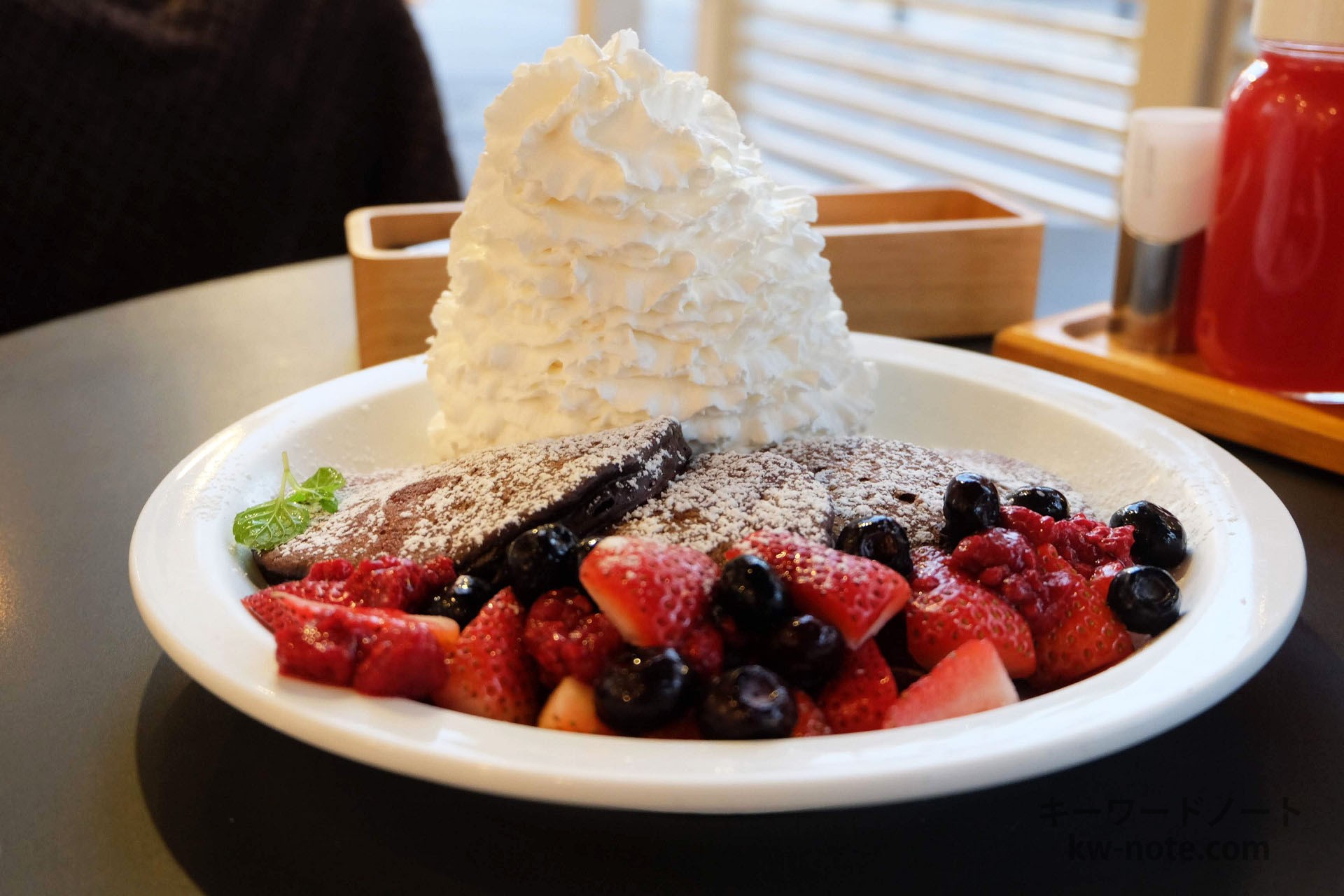 綺麗な形状で盛られたホイップクリーム