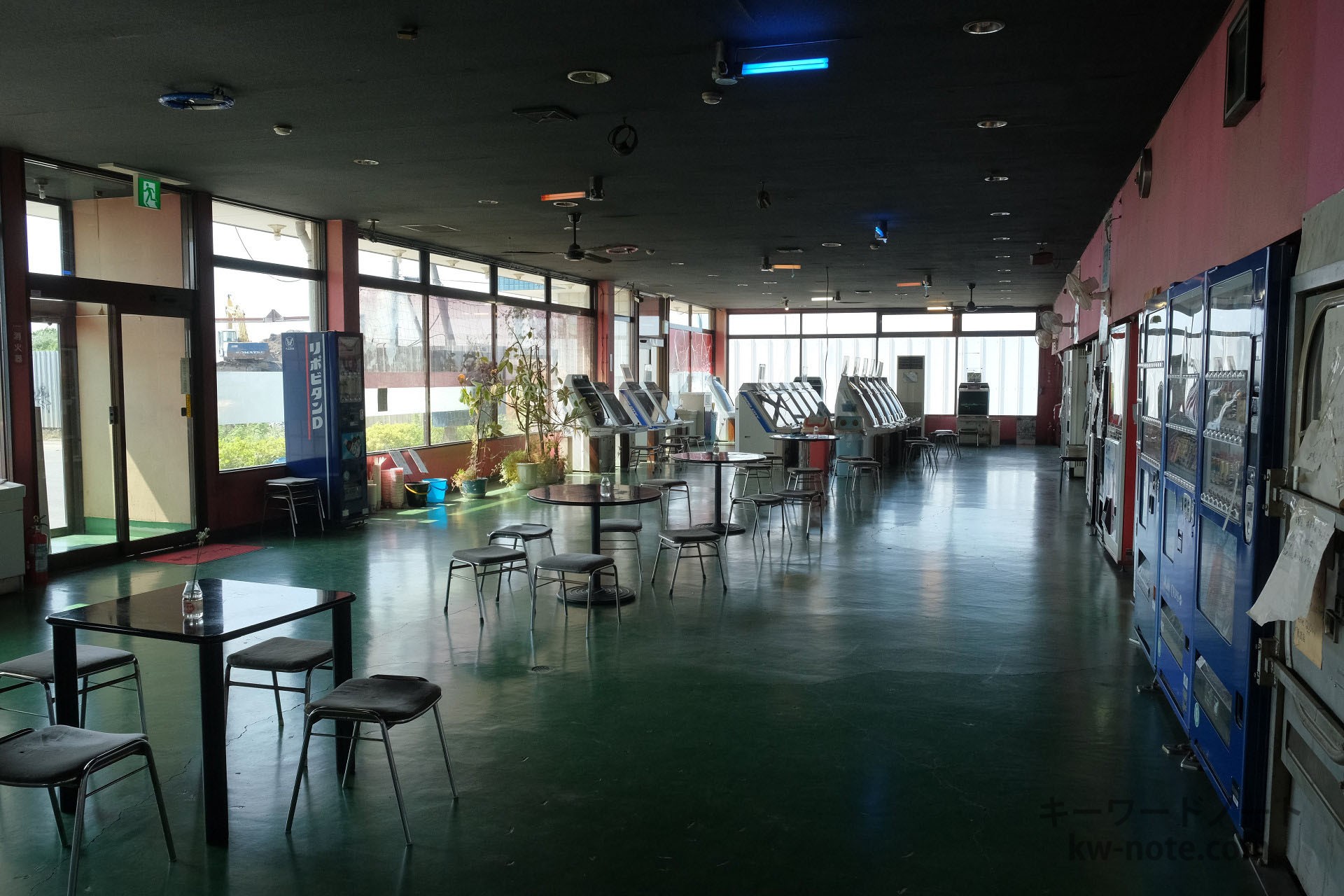 自動販売機とゲーム機